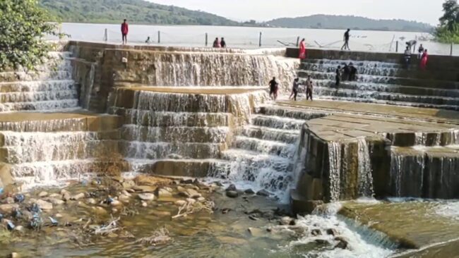 Samudra Lingapur Waterfalls